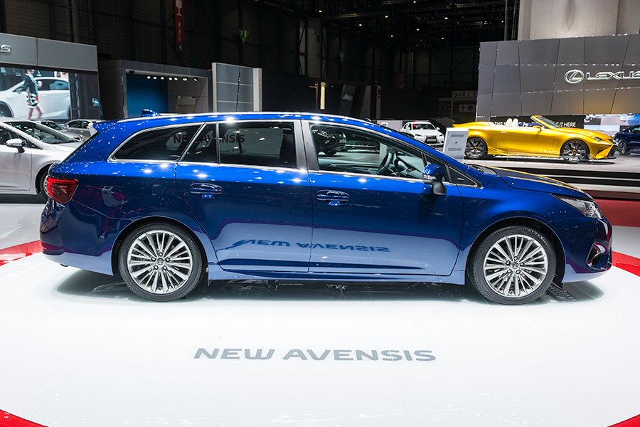 YEN� TOYOTA AVENS�S 2015 CENEVRE RES�M GALER�S�